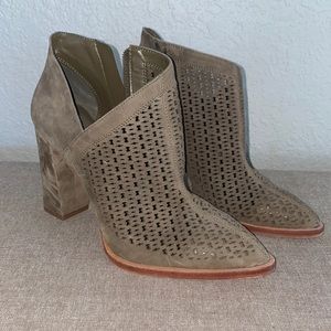 Vince Camuto Lorva Heels